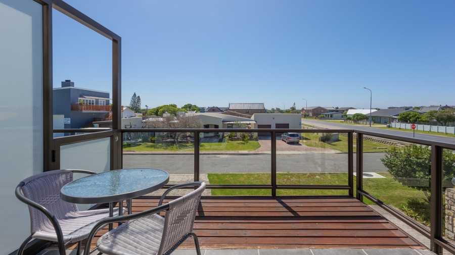 9 Bedroom Property for Sale in Struisbaai Western Cape